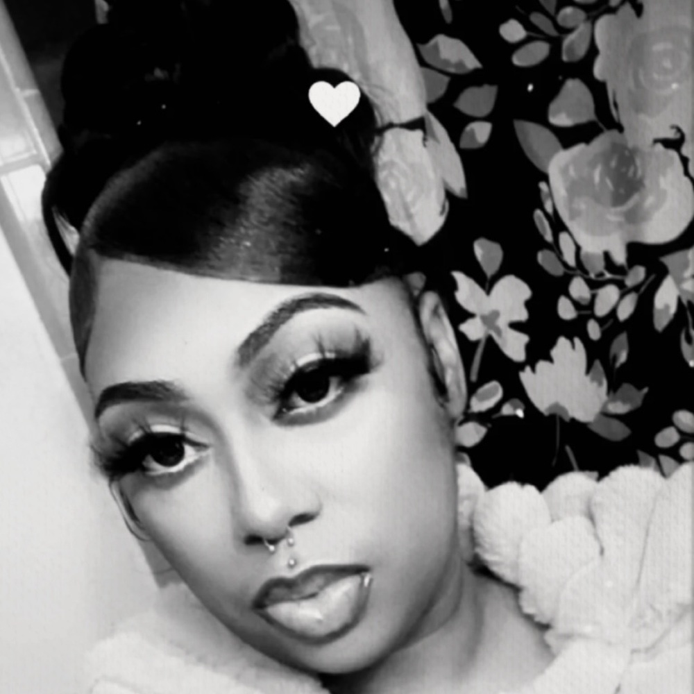 Meet your Posher, Latavia
